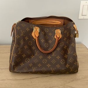 Louis Vuitton Speedy 30 bag, gently used.